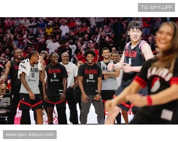 杨瀚森随开拓者迎战马刺，中国新秀冲击八强席位